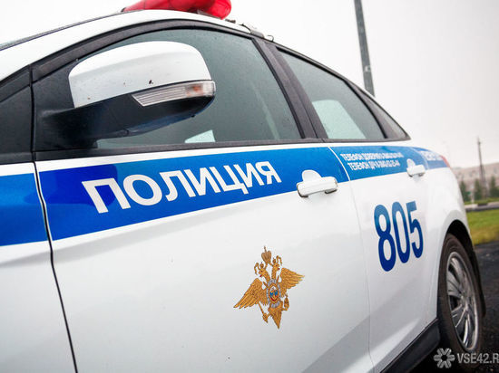 Полицейские рассказали подробности ДТП, случившегося рядом с кемеровским ЛД «Кузбасс»