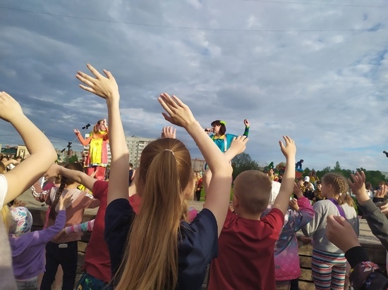 Дети из Алчевска приехали отдыхать в лагеря Вологодской области