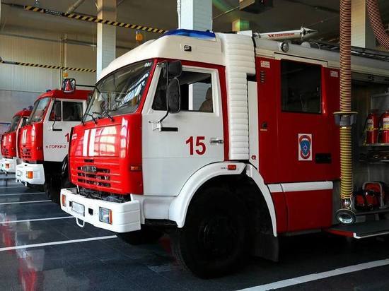 В Нижнем Новгороде к Маринс Парк Отель прибыло 12 пожарных расчетов
