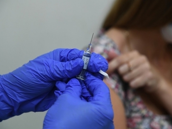 В Волгоград доставили 1100 доз «Спутника-М» для вакцинации подростков