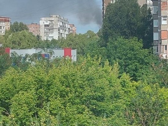 Крыша и стадион школы в Донецке пострадали от обстрела