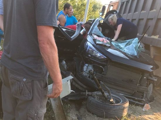 В Шиловском районе в ДТП с грузовиком пострадали водитель и пассажирка Hyundai