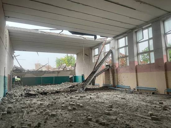 Разрушенные школы осмотрел псковский губернатор в Херсонской области