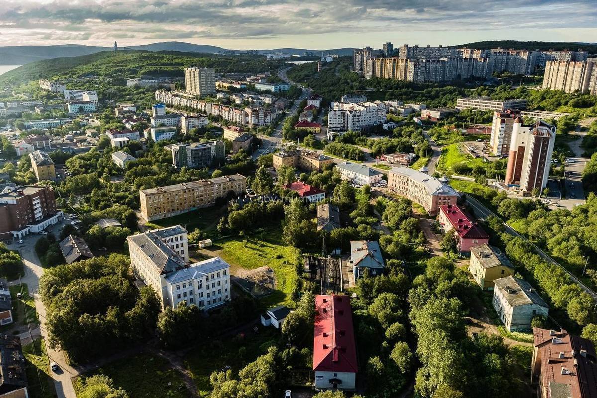 Мусор в подвале многоквартирного дома