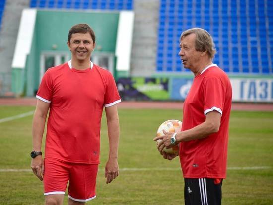 Глава Орловской области сыграл в футбол с тренером сборной России