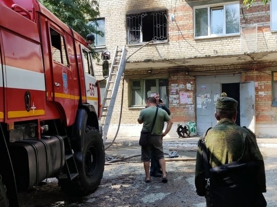В Троицке при пожаре в доме эвакуировали 16 человек
