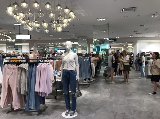 Распродажа продолжается: в «Невском центре» заработал магазин H&M