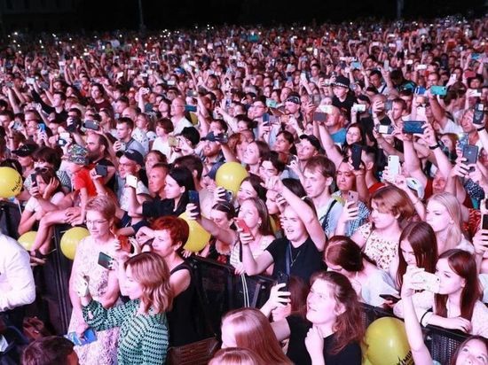 41 тысяча человек посмотрела омские концерт «Дискотеки Аварии» и салют