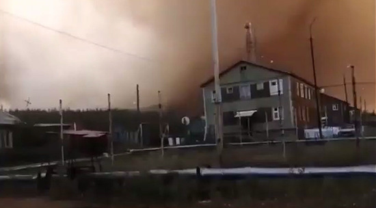 В Якутии не утихают лесные пожары: видео очевидцев