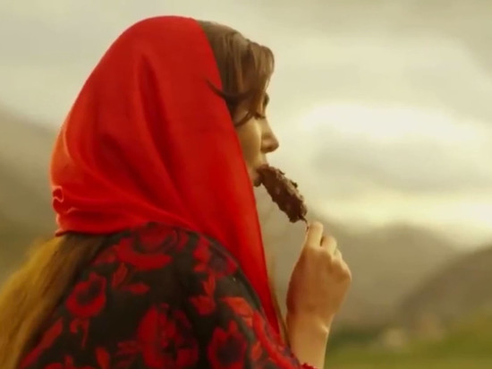 Иранкам запретили сниматься в рекламе из-за ролика с мороженым
