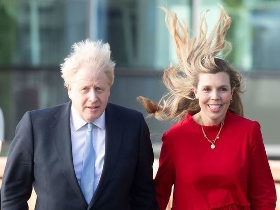 Бывший премьер-министр Великобритании Борис Джонсон выставил на продажу лондонский таунхуас за 1,6 миллиона фунтов стерлингов (примерно 1,8 миллиона долларов), сообщает издание Mirror