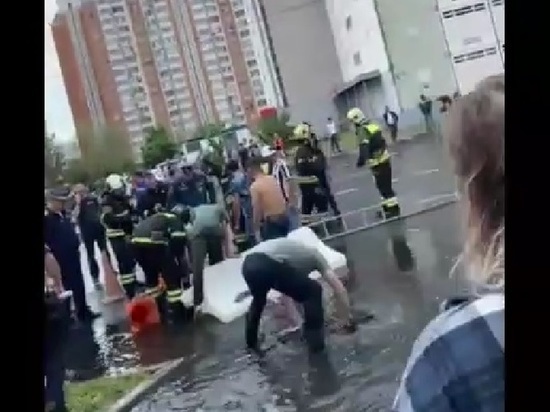 Обнаружены тела всех упавших в московский коллектор рабочих