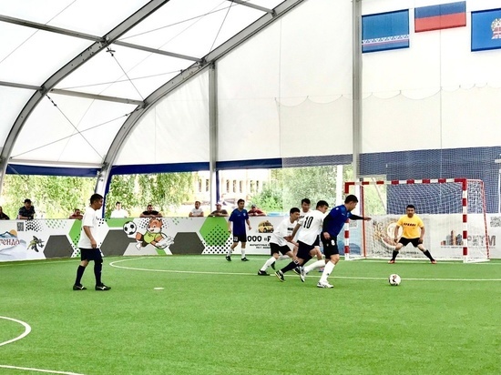 11 команд сразились за «Кубок Дружбы» по мини-футболу в Ноябрьске