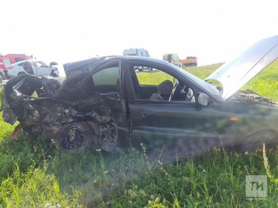 Погиб водитель в лобовом столкновении на трассе в Татарстане