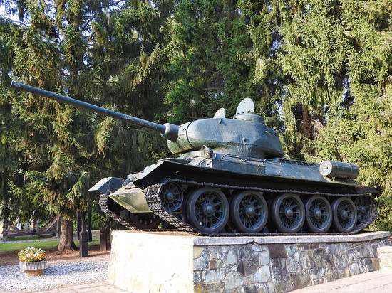 В Ленобласти готовы предоставить «безопасное место» для танка Т-34, который хотят демонтировать в Эстонии