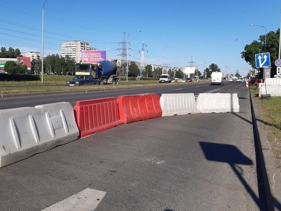 Дорожники почти на 1,5 месяца ограничат движение на Малом Сампсониевском проспекте