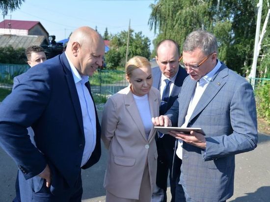 Омский губернатор оценил будущую стройплощадку новой поликлиники в Октябрьском округе
