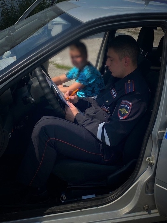 Десятилетний ребенок катался на машине в кузбасском селе