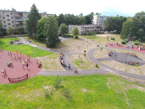 Новый парк для прогулок с детьми и занятий спортом открыли в поселке им. Морозова