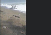Последствия нефтяного шторма на побережье показали жители Охи на видео в социальных Сетях