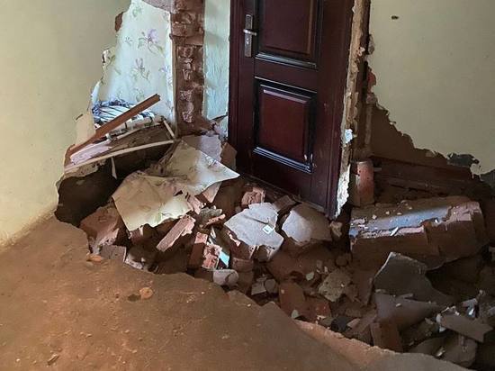 Пол обрушился в жилом доме в Поддорье