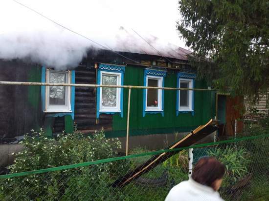 Ночью в Пензенской области сгорел деревянный дом