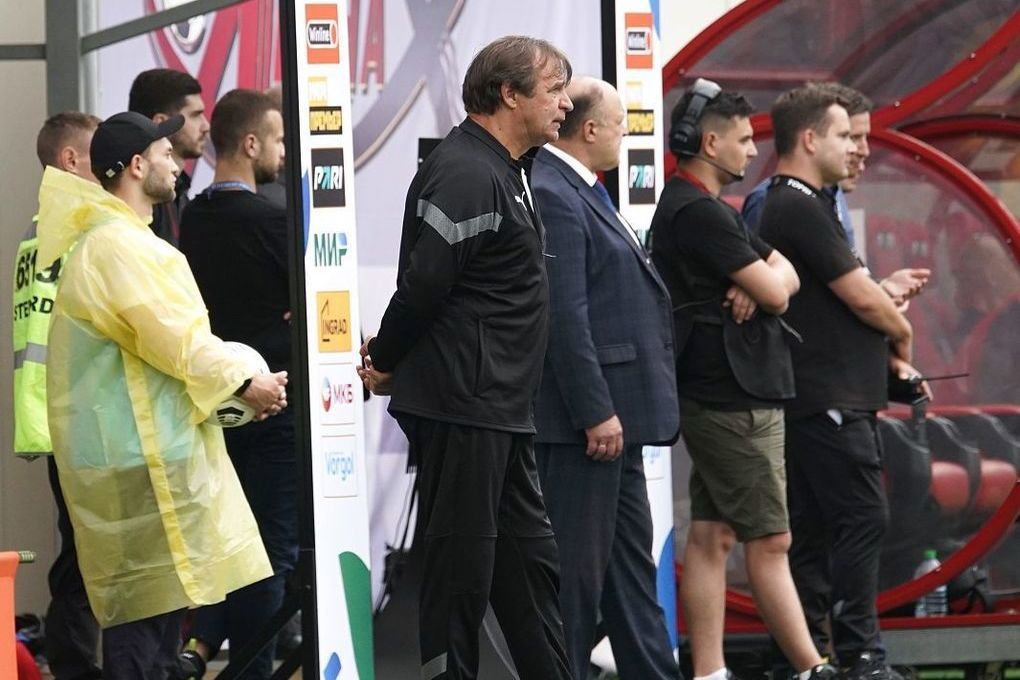 Александр Генрихович все еще остается главным тренером «Торпедо»