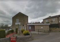 Двое мужчина напали на посетителя клуба в британском городе Хаддерсфилд графства Йоркшир и отрубили ему руку