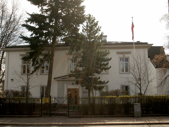 Посольство РФ в Исландии потребовало извинений за оскорбление российского флага