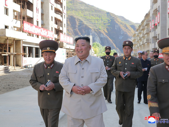 В Пхеньяне объявили о «блестящей победе» над COVID-19