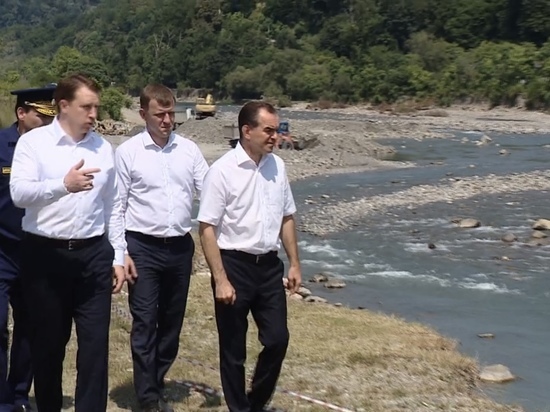 Губернатор Краснодарского края проверил работу по расчистке рек в Сочи