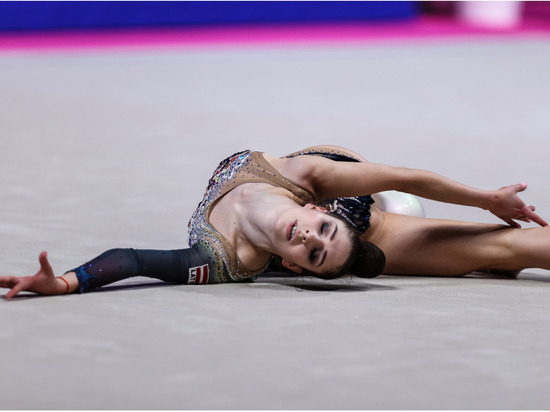 Латвийская федерация гимнастики (LVF) разрешила Елизавете Полстяной принять участие в чемпионате мира по художественной гимнастике за свой счет. Ранее девушка жаловалась, что ей отказали в выступлении за сборную из-за российского паспорта.
