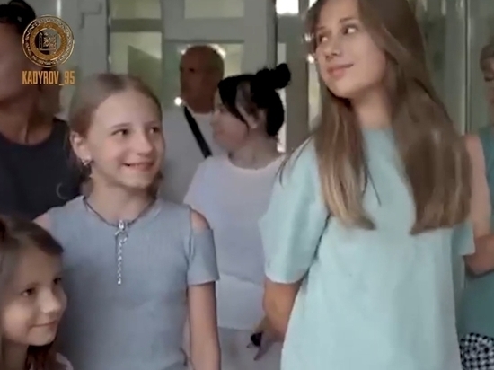 Бойцы чеченского "Ахмат" передали гумпомощь беженцам из ДНР в Казани