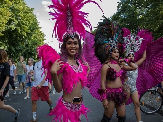 Мэр Берлина пообещала помочь организовать на Украине гей-парад