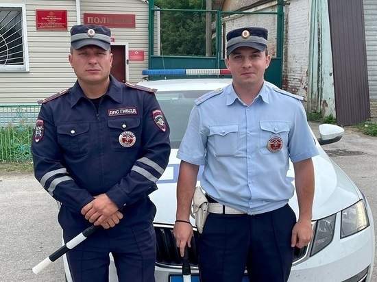 Мужчину с "мигалками" доставили в больницу