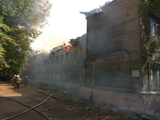В Кирове из-за пожара на улице Свободы перекрыли движение на дорогах