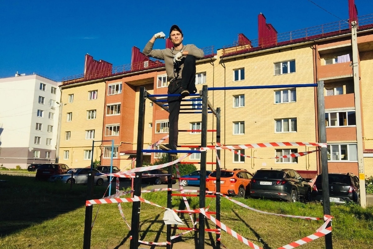 Установка в ярославле. Детские спортивные площадки для дворовых территорий. Детская площадка Гостиный двор. Детский парк Ярославль. Улица Суетинская детская площадка.