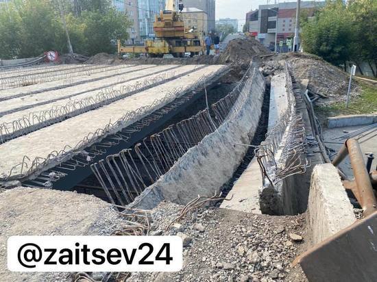 В Красноярске обрушился парапет моста через Качу