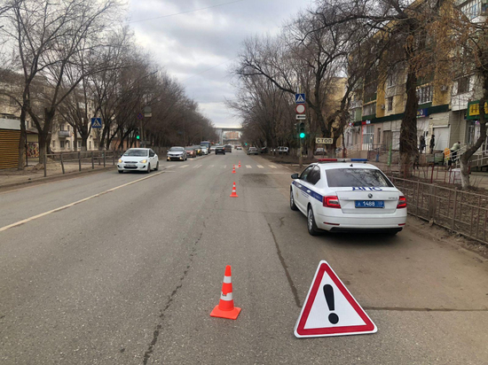 В Астрахани пенсионер подлетел на капот, затем на лобовое стекло и рухнул на дорогу