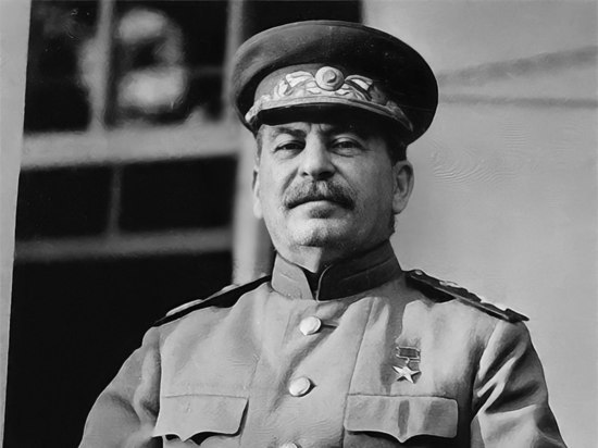 Свердловский облсуд отказал в демонтаже барельефа Сталина