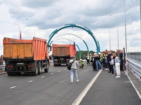 Один из масштабных проектов – Нижнетагильский мост – открыл Евгений Куйвашев в 300-летие города