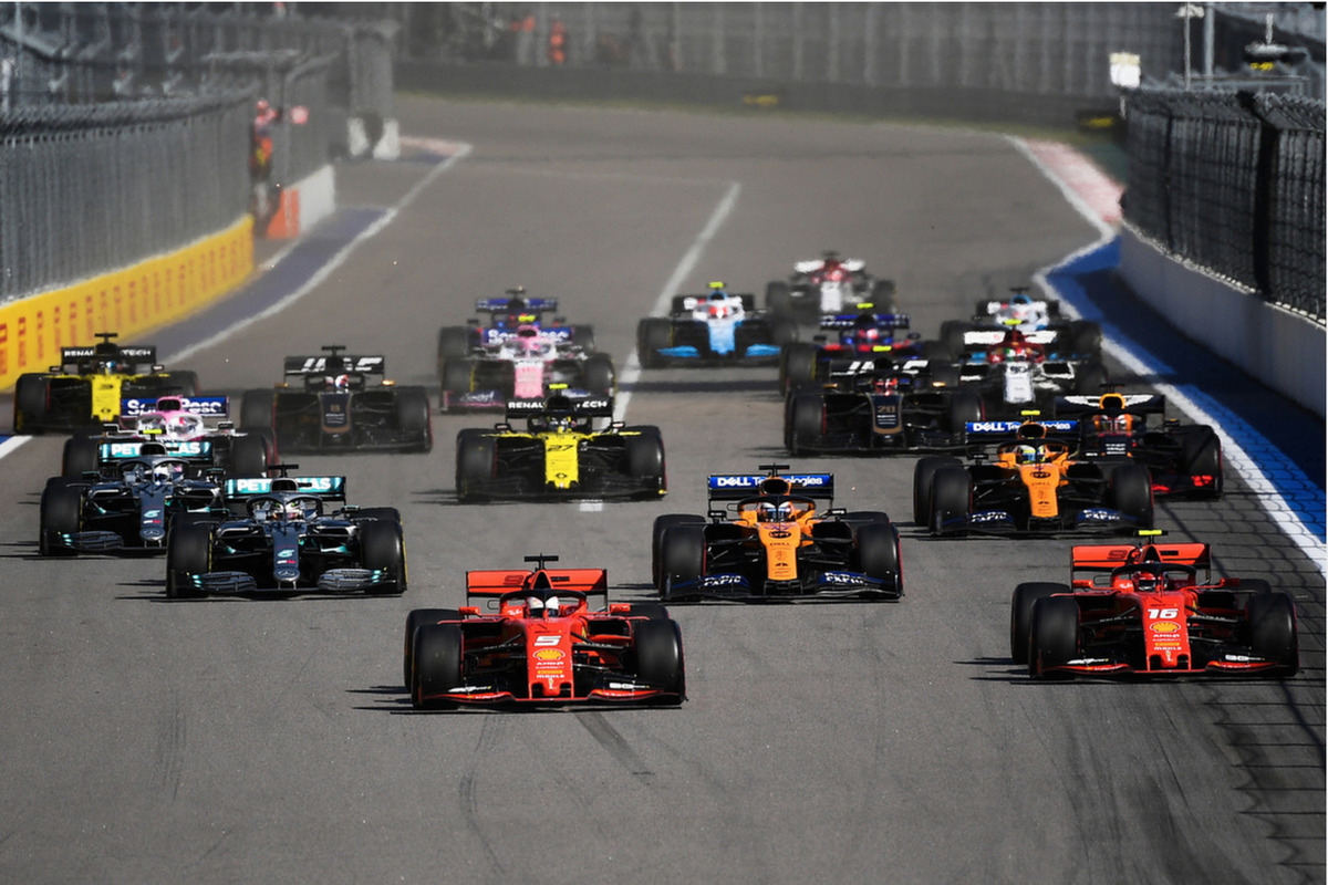 FIA займется спорными вопросами по контрактам двух пилотов "Формулы-1"