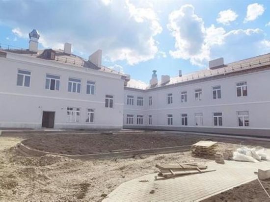 В Красноярске строители завершают реконструкцию школы № 36
