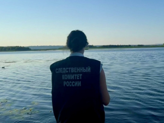 В Энгельсе тело неизвестного мужчины плавало у набережной