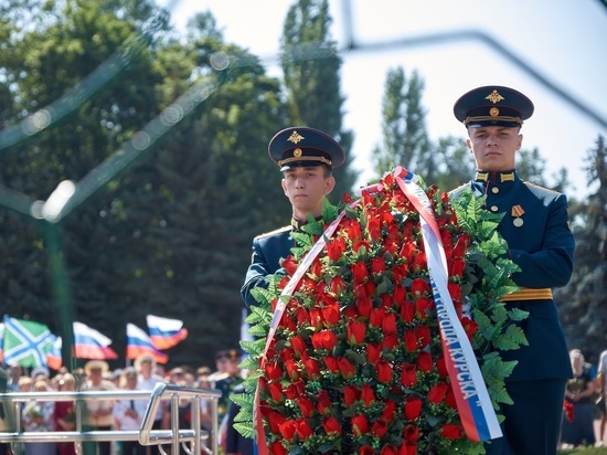 В Курске почтили память погибших моряков подлодки «Курск»