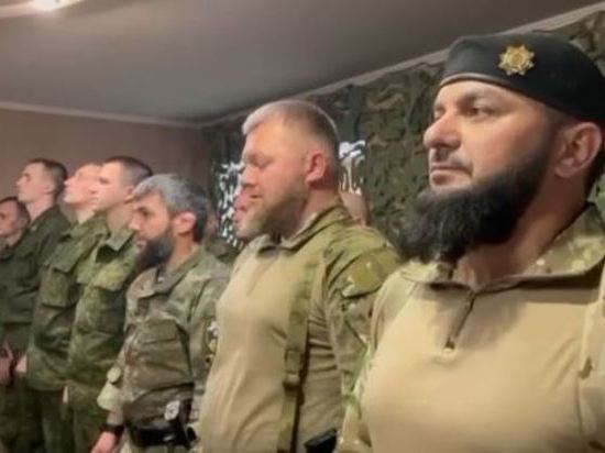 Истинных патриотов из Чечни наградили в ЛНР