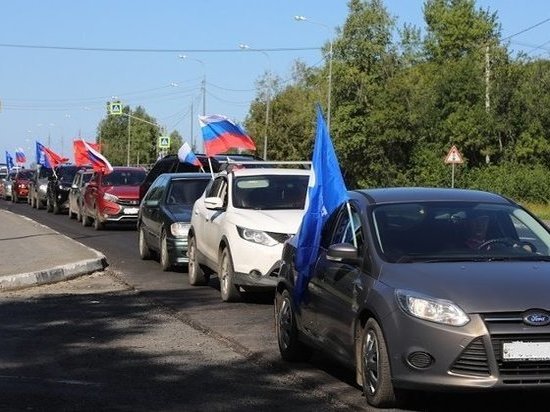 Под Архангельском прошел автопробег в поддержку российской армии