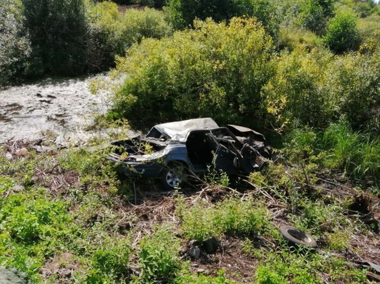 В Тверской области автомобиль вылетел в кювет: один человек погиб и трое пострадали