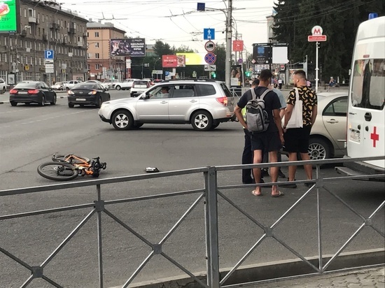 Не увидел: велосипедиста сбили в Центральном районе Новосибирска
