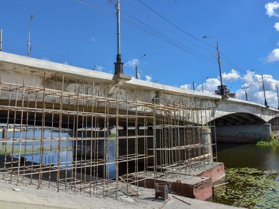Юрий Зайцев проинспектировал процесс ремонта Центрального моста в Йошкар-Оле